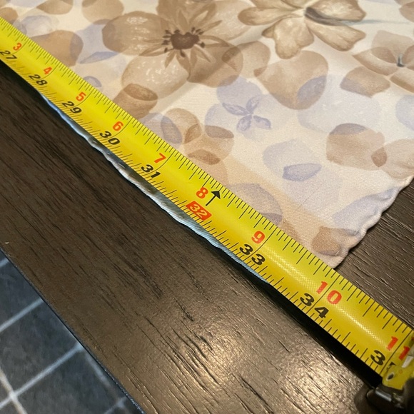 Burberry scarf - Picture 6 of 10